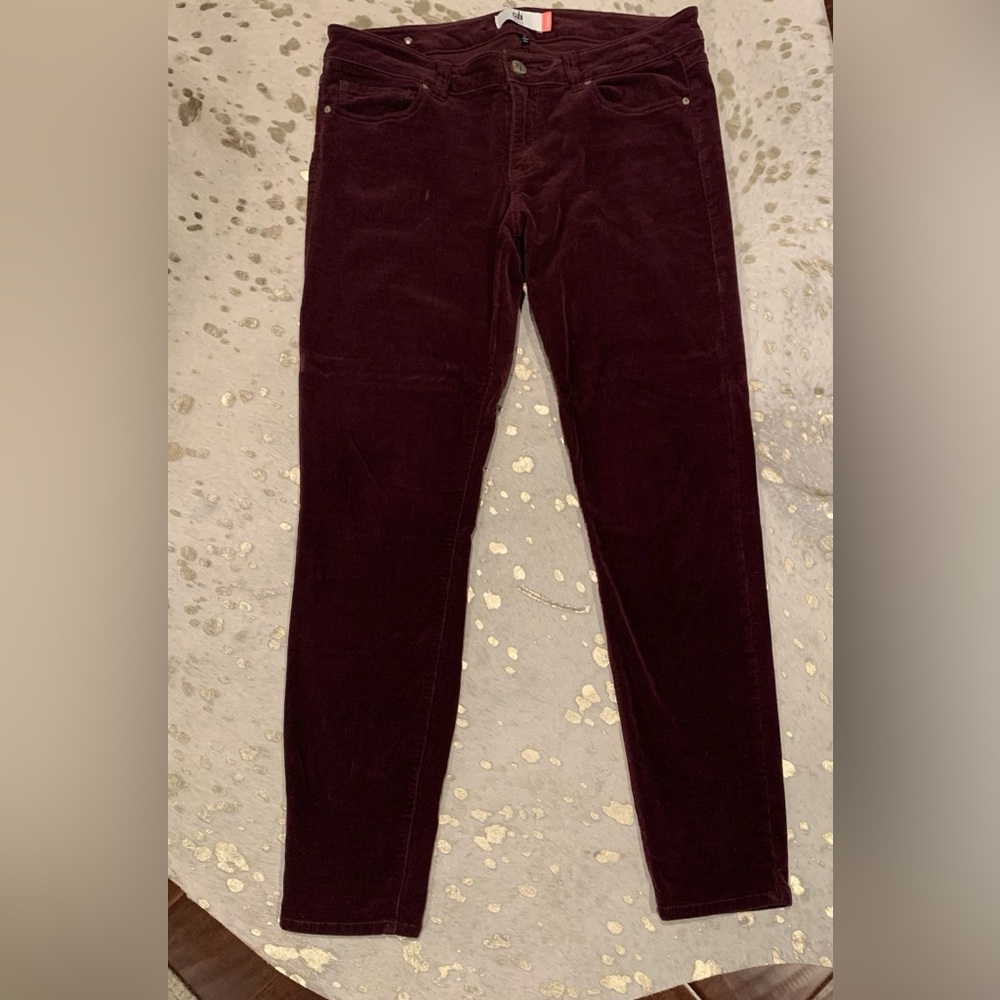 CAbi deep Burgundy Women's Skinny Jeans  CAbi# 3197 - smoke free home.
